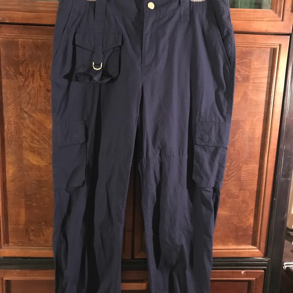 NWOT Ralph Lauren Lauren Active Cropped pants.
